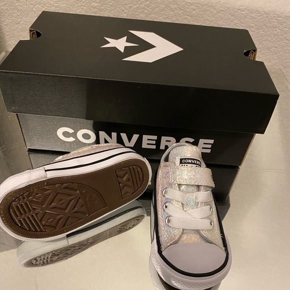 Infant Converse - Picture 2 of 3